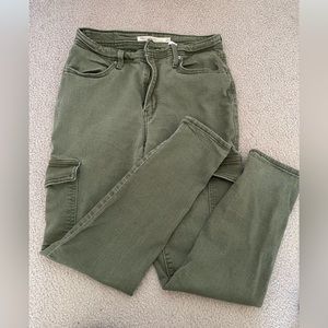 Levi Green Cargo, High Rise , Skinny 29W28L